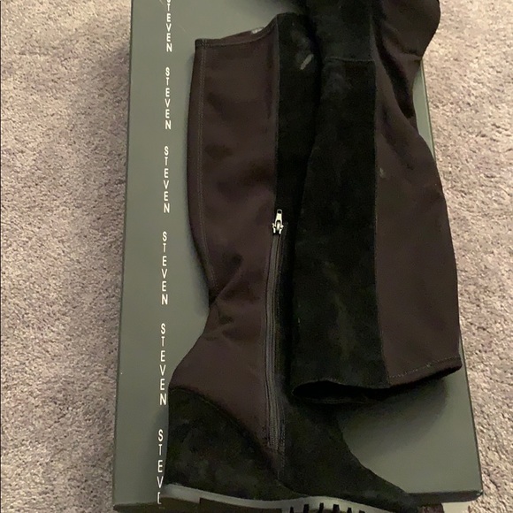 Boots - Picture 4 of 4